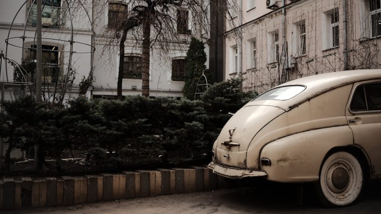 Luxury Car Service for Airport Pickup in Miami Florida